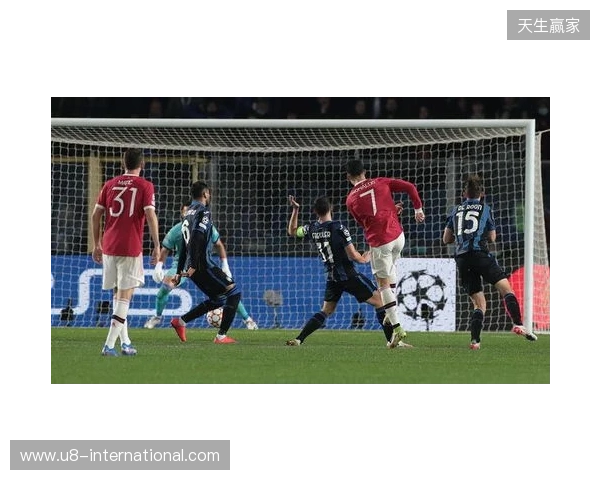 记者：因下赛季很大概率有欧冠踢，曼联想B费再至少留队1年